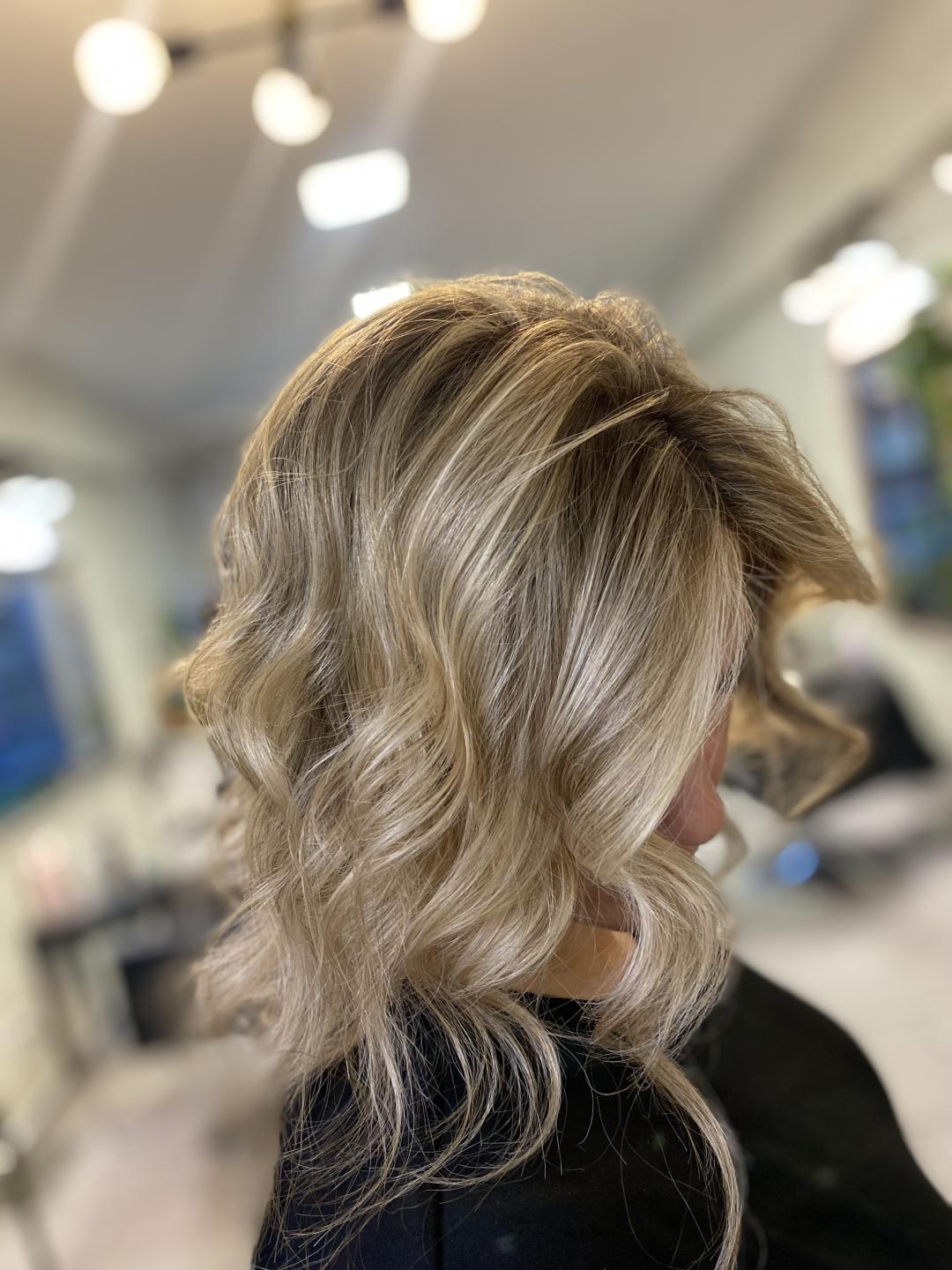 Balayage - kosa srednje dužine - Venom Tattoo&Beauty, Beograd Ombre, sombre, balayage Frizerski saloni i frizeri Ombre, sombre, balayage, Beograd, Konjarnik, Učiteljsko naselje
