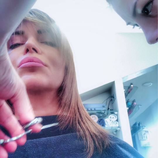 Bibi beauty centar #beograd Šišanje Žensko šišanje + feniranje na ravno / lokne - kratka kosa h