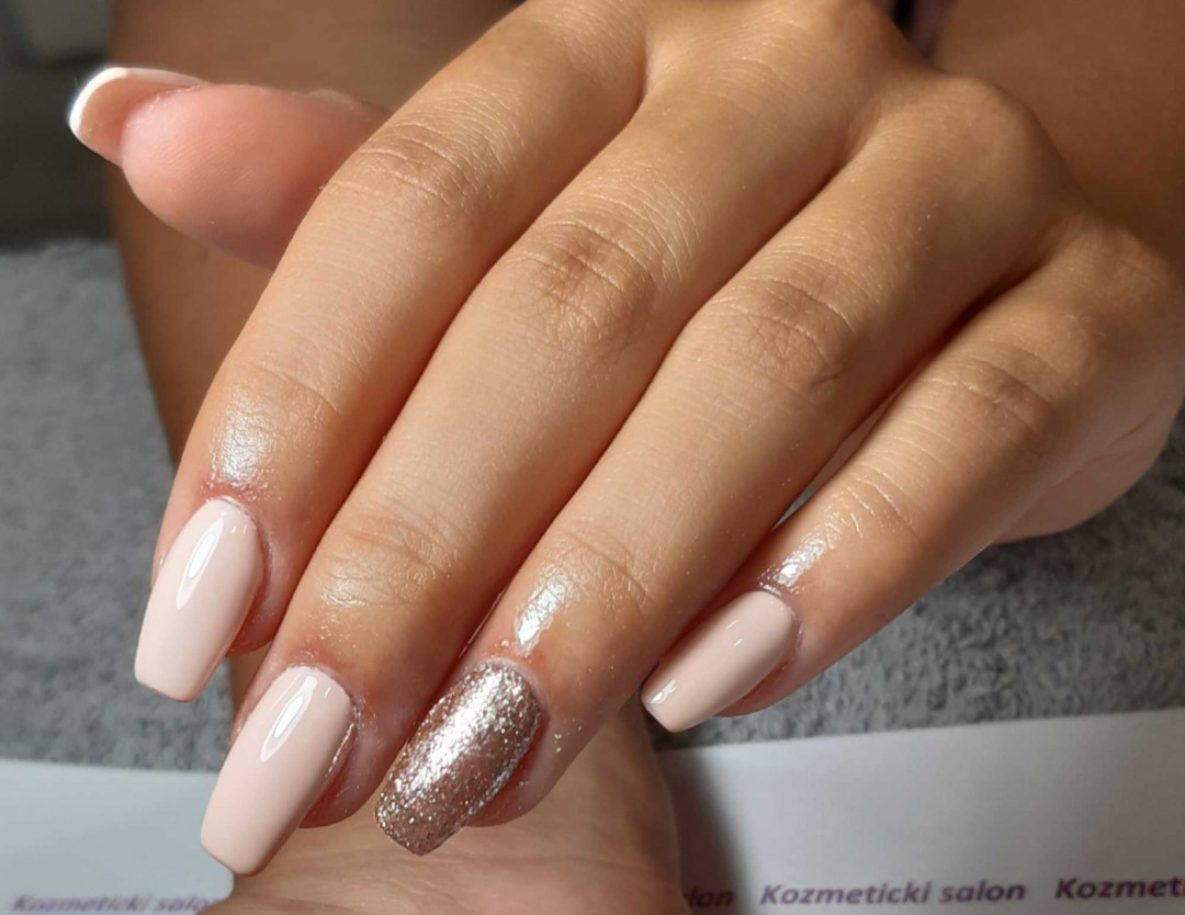 Beautyland #nis Ojačavanje noktiju Korekcija ojačavanja/izlivanja/nadogradnje noktiju - kratki nokti