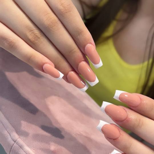 aBeauty Salon Lepote #beograd Manikir Želite li osvežiti svoj izgled i dodati malo glamura Vašem 