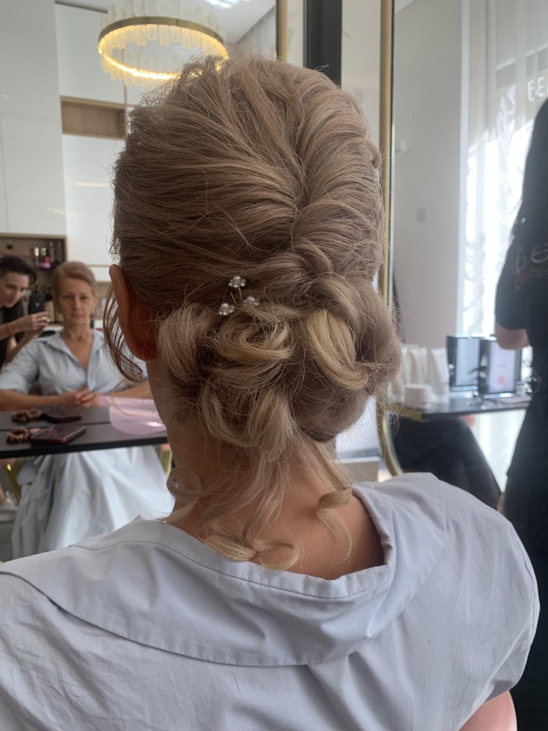 Svečana frizura - kosa srednje dužine - Beauty Industry Women1, Beograd Svečane i frizure za svadbu Frizerski saloni Svečane i frizure za svadbu, Beograd, Vračar, Čubura, Crveni krst
