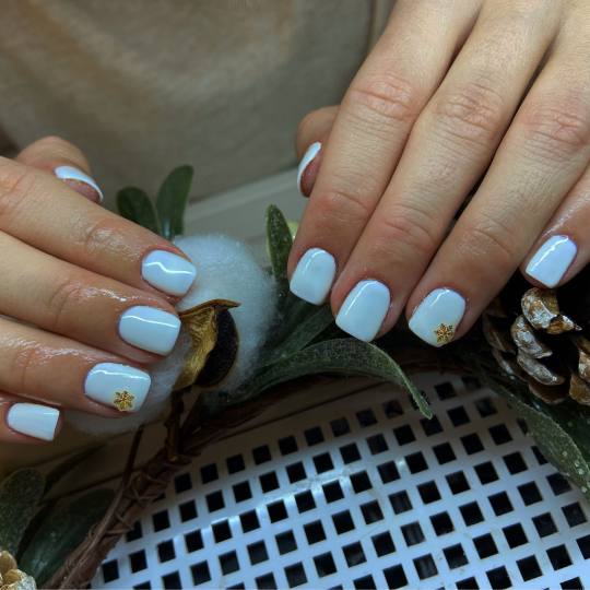 Bellza Beauty Studio #krusevac Manikir Manikir + gel lak