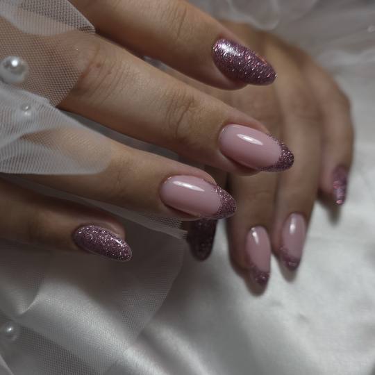 Xenija Beauty Room #beograd Korekcija noktiju Ojacavanje noktiju gelom i korekcija M dužina