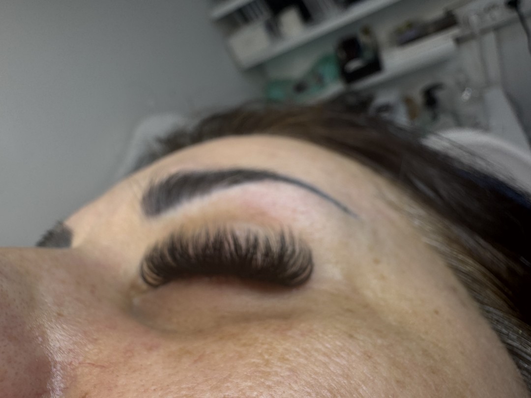 MM beauty 2024 #krusevac Nadogradnja trepavica Nadogradnja volumenskih trepavica