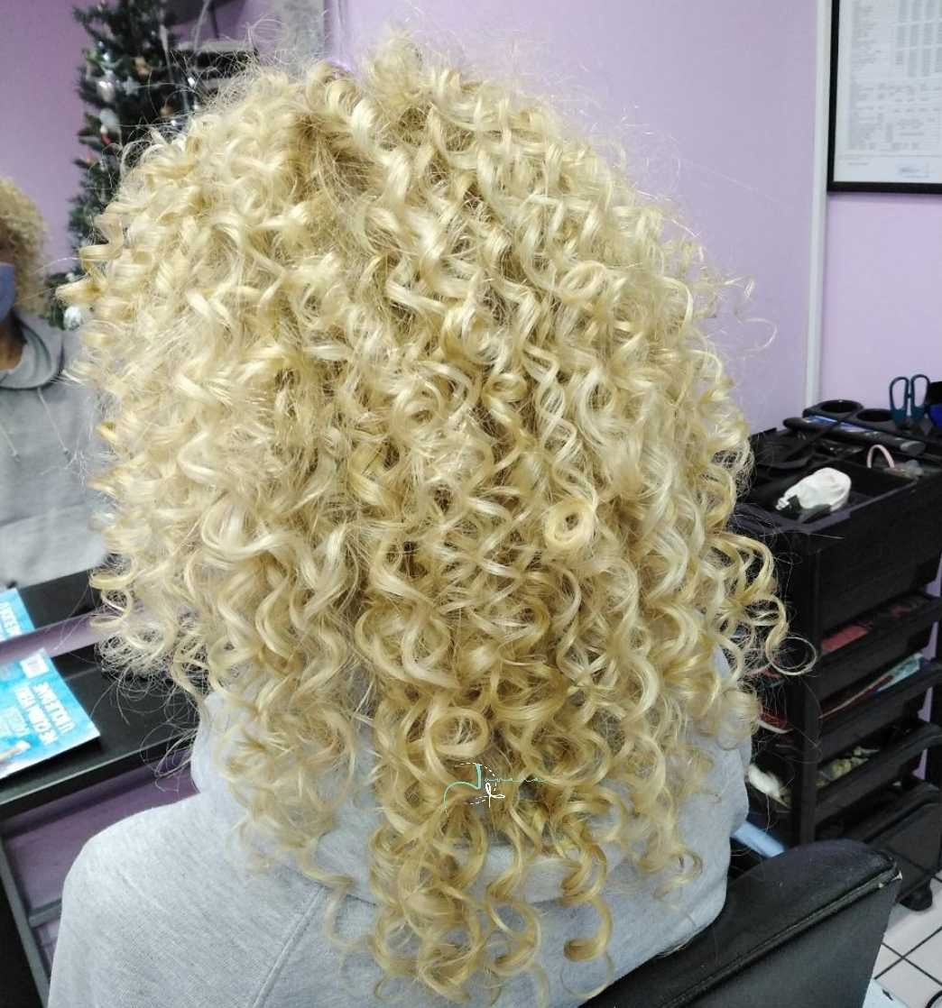 Jovana + #beograd Uvijanje, lokne i talasi Afro lokne - duga kosa
