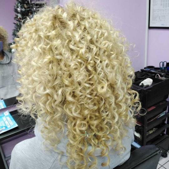 Jovana + #beograd Uvijanje, lokne i talasi Afro lokne - duga kosa