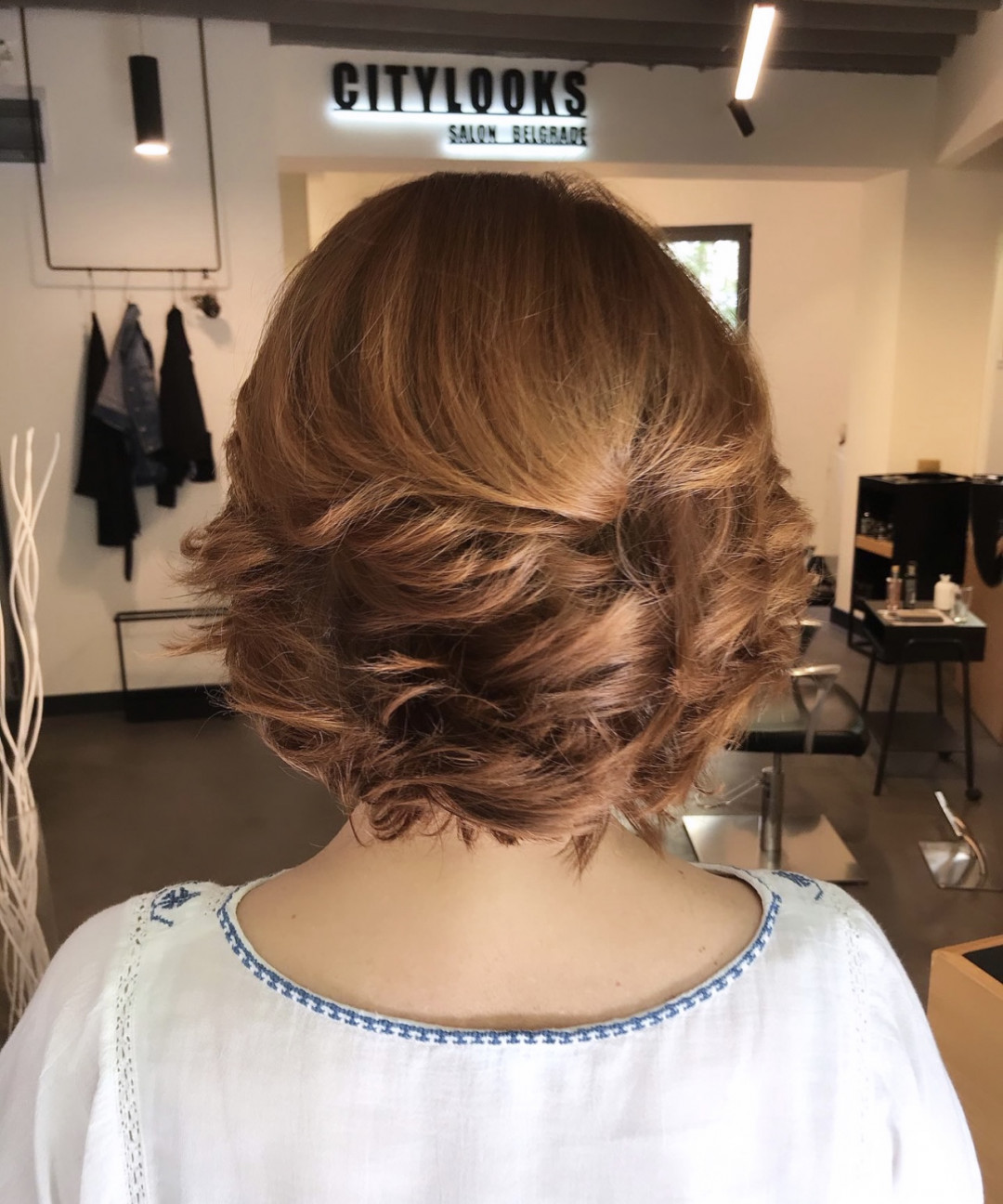CityLooks #beograd Žensko šišanje Žensko šišanje + feniranje - sve dužine kose