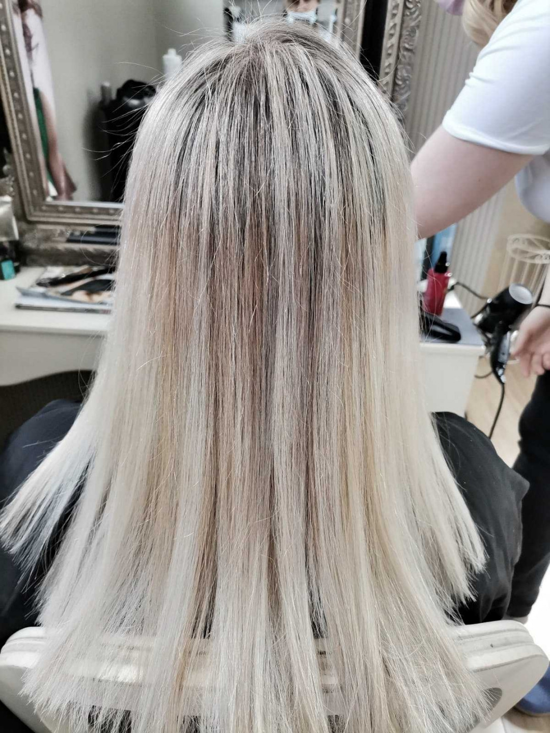 Pramenovi na foliju u 1 / 2 boje / blanšem + preliv - kratka kosa - Bibi beauty centar, Beograd Pramenovi Frizerski saloni Pramenovi, Beograd, Banovo brdo