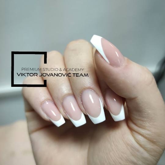 BEAUTY CENTER Viktor Jovanović #subotica Izlivanje noktiju Izlivanje noktiju - S velicina