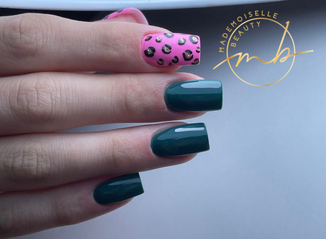 Mademoiselle Beauty #beograd Izlivanje noktiju Izlivanje noktiju gelom - M dužina
