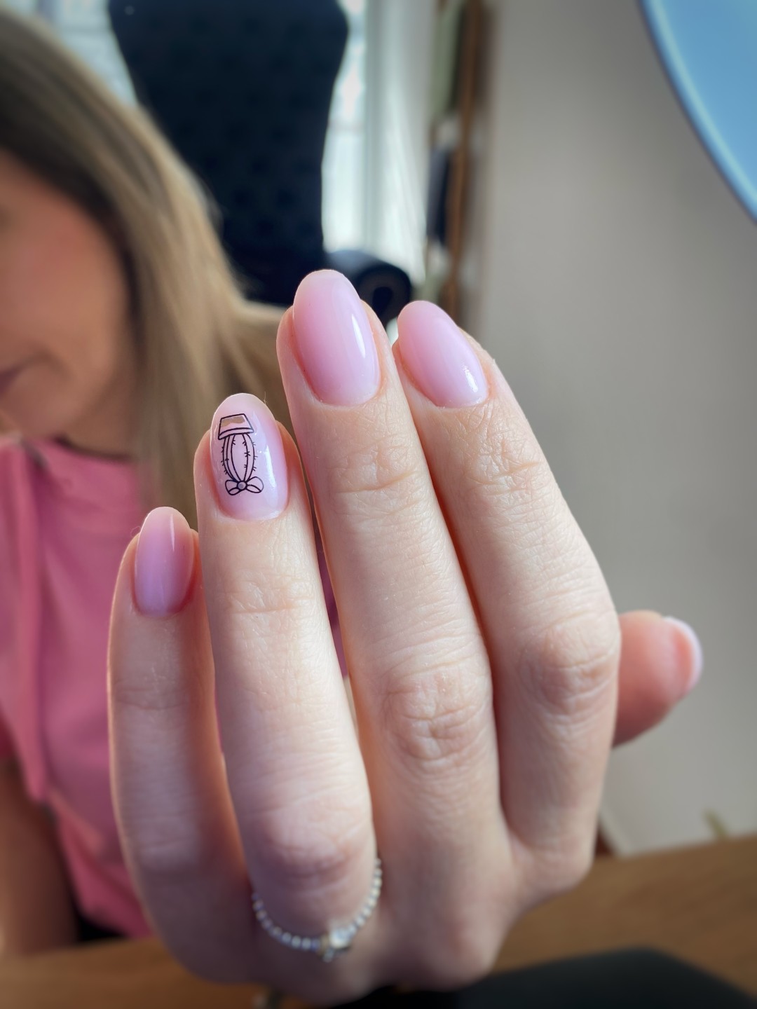 Beauty by Nevena Panić #beograd Ojačavanje noktiju Ruber baza - S dužina