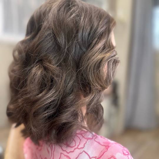 Bibi beauty centar #beograd Svečane i frizure za svadbu Uvijanje kose na kupu / presu - bez pranja 