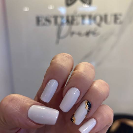 Esthetique Privé #beograd Manikir Manikir + trajni lak