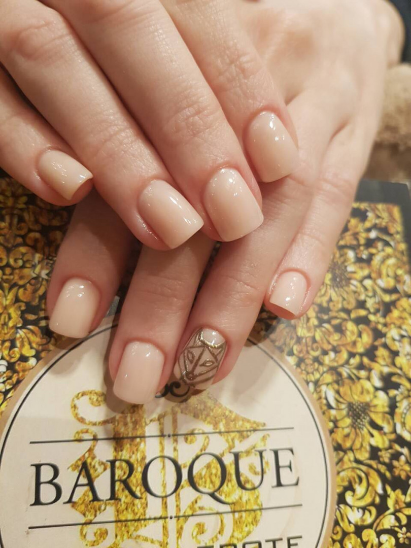 Baroque #beograd Izlivanje noktiju Izlivanje noktiju gelom + gel lak - kraći nokti