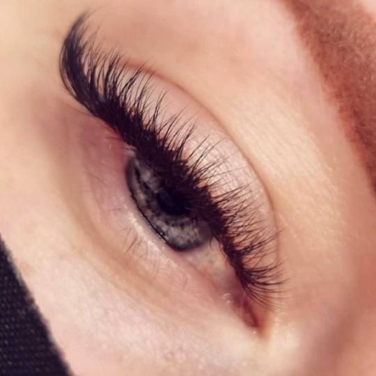 Right Beauty #beograd Nadogradnja trepavica Nadogradnja trepavica - ruski volumen 5D - 8D