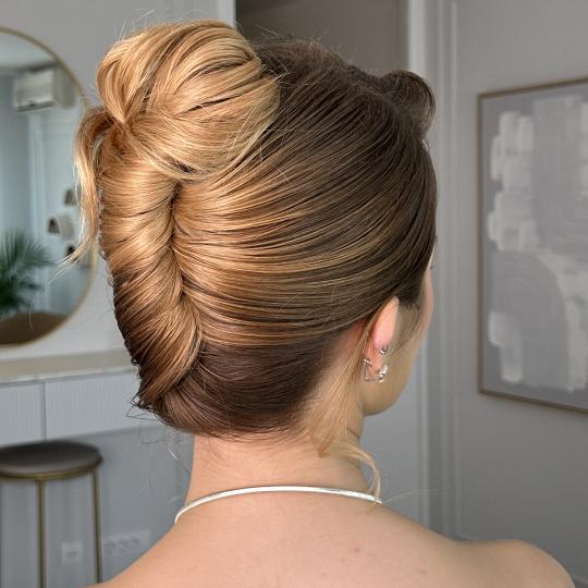 Baza Beauty Studio #beograd Svečane i frizure za svadbu Svečana frizura - ekstra složena