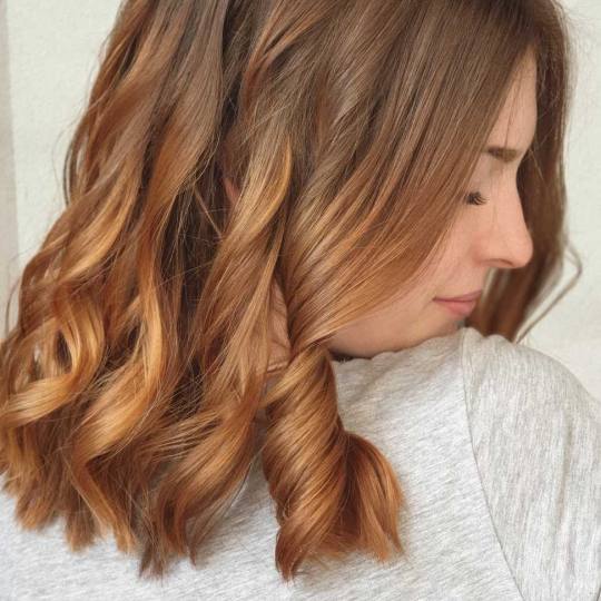 Aki Shine #krusevac Ombre, sombre, balayage Balayage + preliv + feniranje na ravno - bez izrastka ba