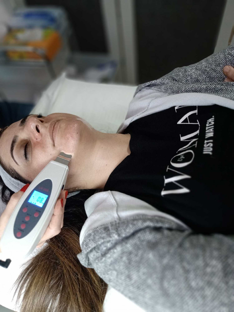 Čišćenje lica ultrazvučnom špatulom sa unosom vitamina - Krasiva, Beograd Tretman lica Lice Tretman lica, Beograd, Novi Beograd Ušće, Sava Centar