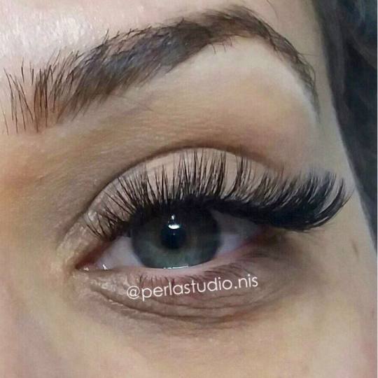 Perla Studio #nis Nadogradnja trepavica ruski volumen trepavica Nadogradnja svilenih trepavica - rus