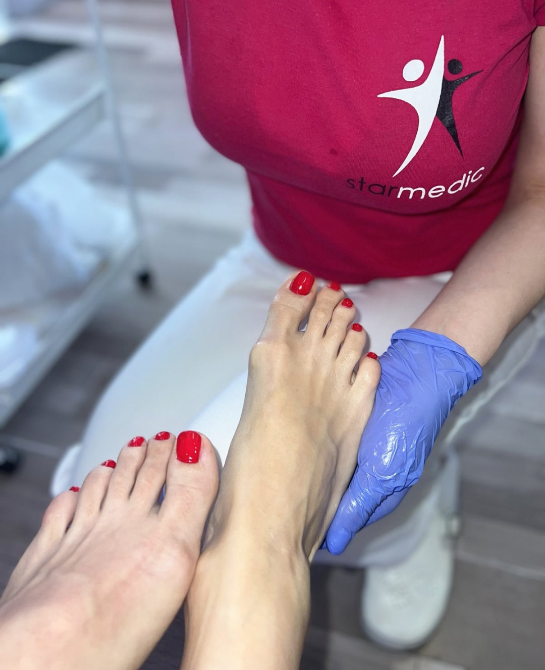 Starmedic #beograd Estetski pedikir Estetski pedikir + trajni lak (ruski aparaturni pedikir)