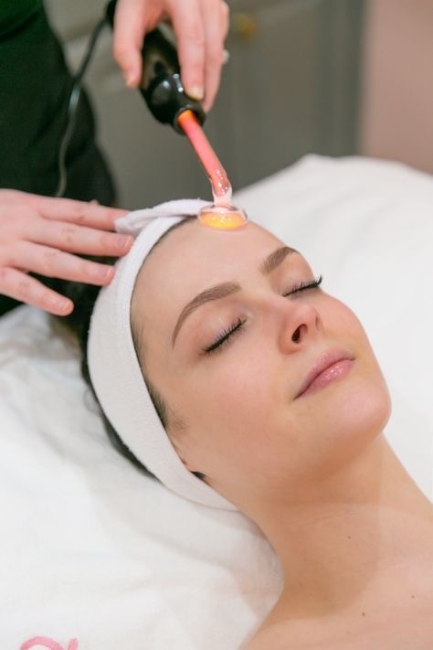 Higijenski tretman lica - Mesmerie - Studio lepote i edukativni centar Helios, Kikinda Tretman lica Lice Tretman lica, Kikinda, Centar