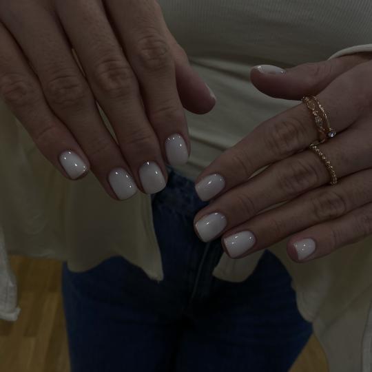 Ayva Nail Studio #beograd Manikir Rubber baza (korekcija)