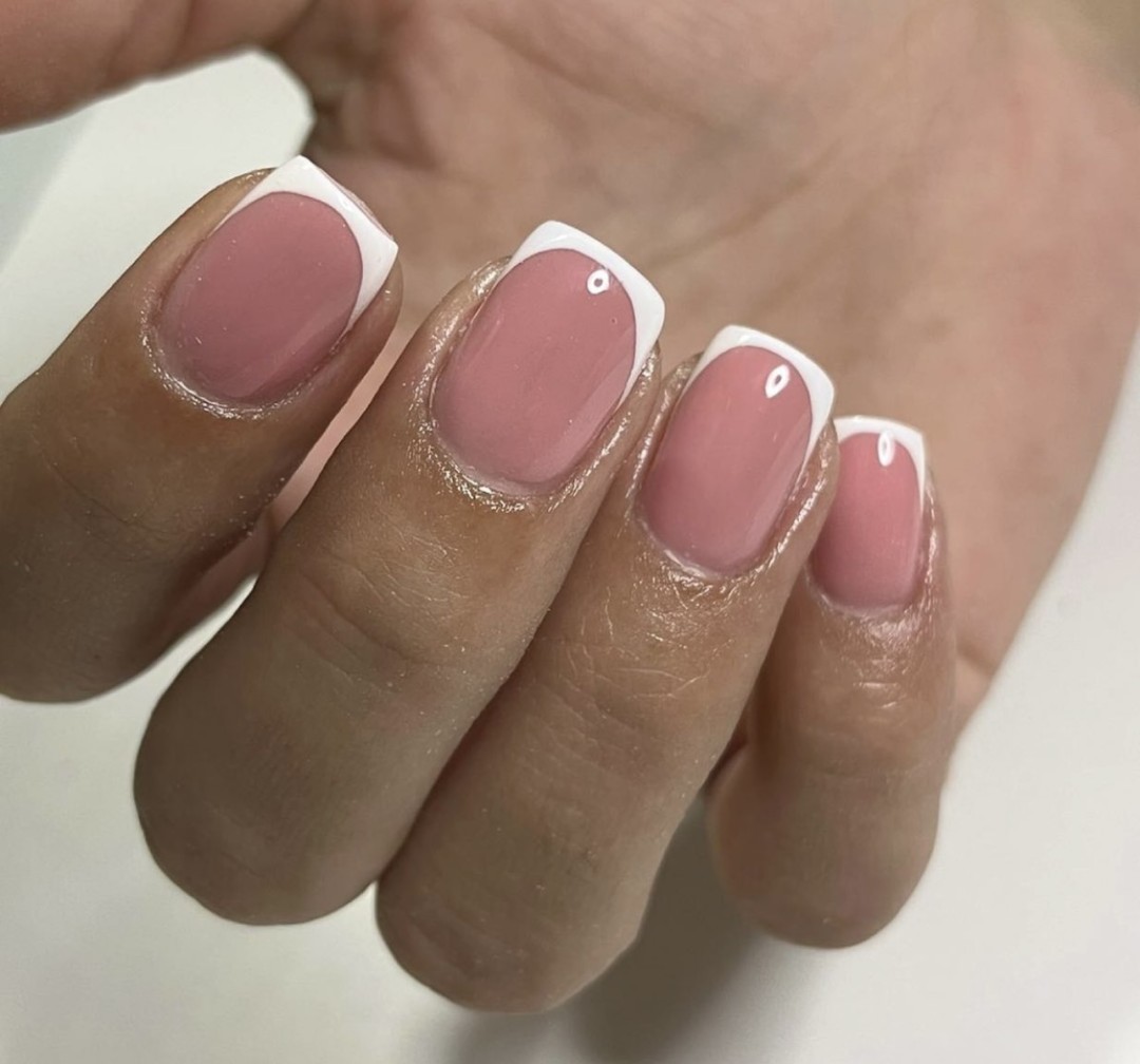 Korekcija izlivanja noktiju gelom - S/M dužina - Atelier Beauty Bar, Niš Izlivanje noktiju Nokti Izlivanje noktiju, Niš, Medijana