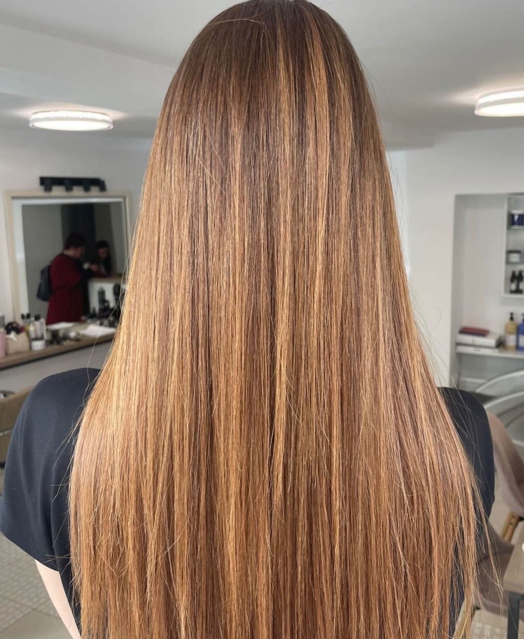 Allure Beauty Studio #beograd Feniranje i stilizovanje Feniranje na ravno - kosa srednje dužine