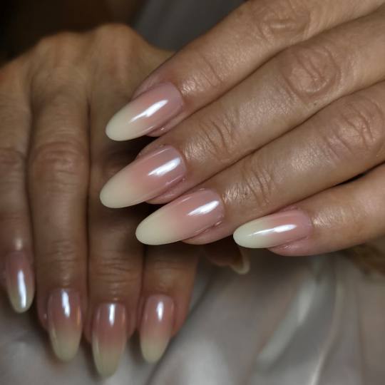 Xenija Beauty Room #beograd Izlivanje noktiju Izlivanje noktiju dual tipsama - L dužina