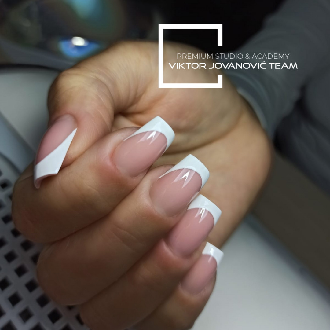 Izlivanje noktiju - S velicina - BEAUTY CENTER Viktor Jovanović, Subotica Izlivanje noktiju Nokti Izlivanje noktiju, Subotica, Centar