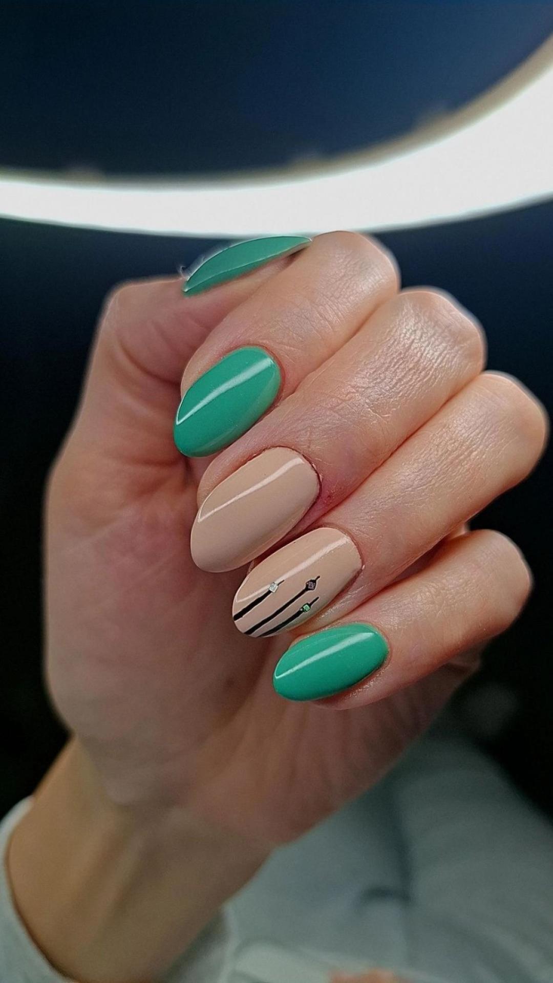 Mango beauty studio #novisad Korekcija noktiju Korekcija noktiju - M dužina