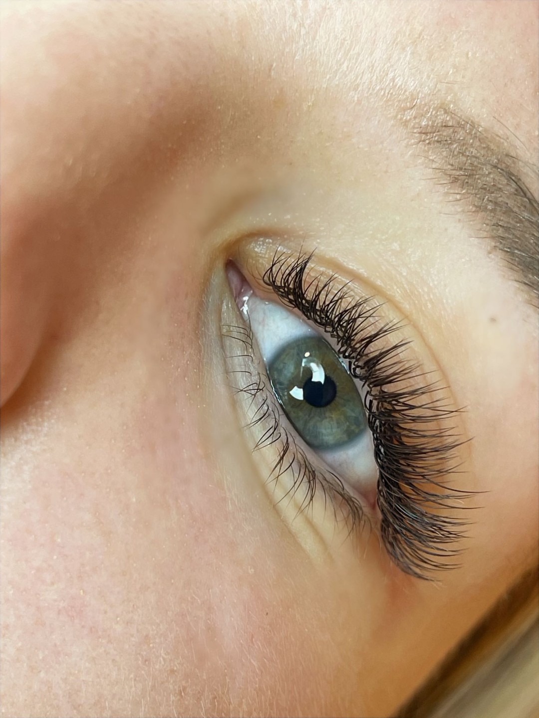 Esthetique Privé #beograd Nadogradnja trepavica Nadogradnja svilenih trepavica - 1 na 1