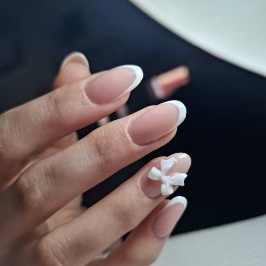 Beauty Studio by Milica Pavlović #beograd Manikir Korekcija gela + french - ruke