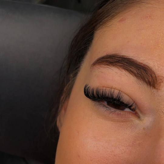 Miss Lash #beograd Nadogradnja trepavica Nadogradnja trepavica - mix tehnika
