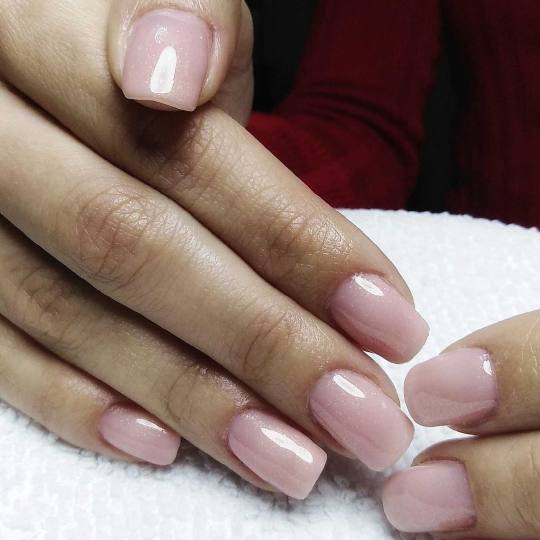 Headroom #beograd Manikir Korekcija rubber baze / gel laka + aparatni manikir S dužina - tuđi rad