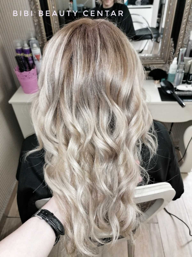 Bibi beauty centar #beograd Pramenovi Pramenovi na foliju u 1 / 2 boje / blanšem + preliv - kosa srednje dužine