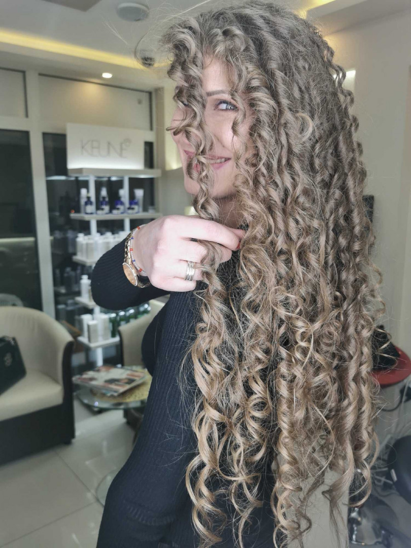 Cecix #beograd Uvijanje, lokne i talasi Afro lokne - ekstra duga kosa