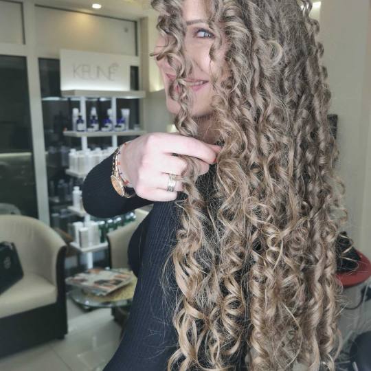 Cecix #beograd Uvijanje, lokne i talasi Afro lokne - ekstra duga kosa afro
