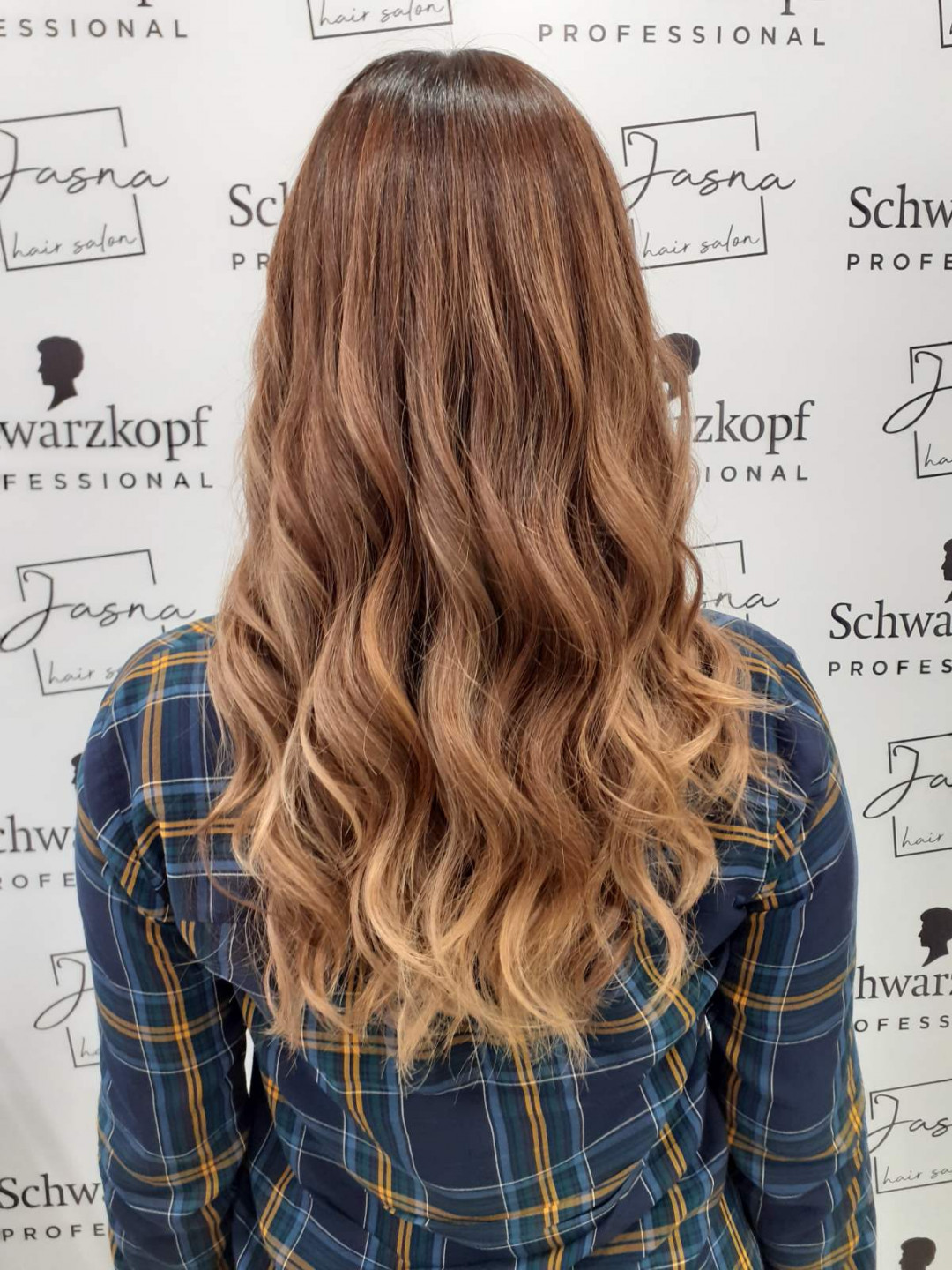 Jasna hair salon #beograd Ombre, sombre, balayage Balayage + preliv + feniranje - kosa srednje dužine