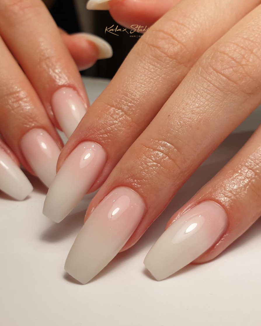 Kalax Studio Lepote #beograd Ojačavanje noktiju Ojačavanje prirodnih noktiju gelom + french - L dužina