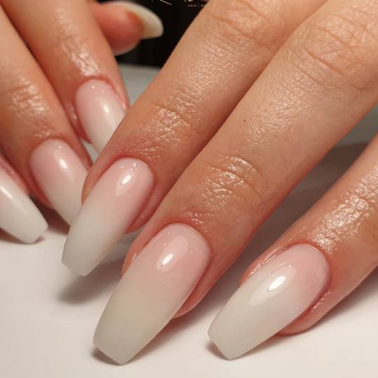 Kalax Studio Lepote #beograd Ojačavanje noktiju Ojačavanje prirodnih noktiju gelom + french - L du