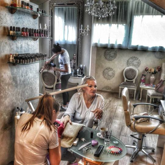 Bibi beauty centar #beograd Gel lak Gel lak - ruke manikir sa trajnim lakom