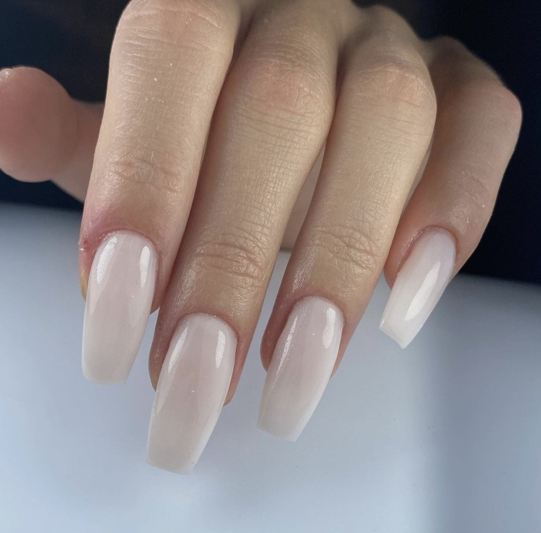 GM Beauty studio #beograd Izlivanje noktiju Izlivanje noktiju gelom - L dužina