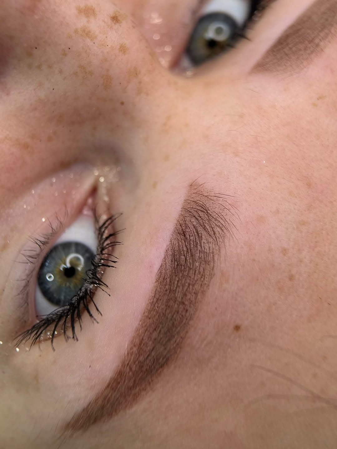 AmiSo Beauty Studio #novisad Trajna šminka Trajna šminka obrva - puder tehnika