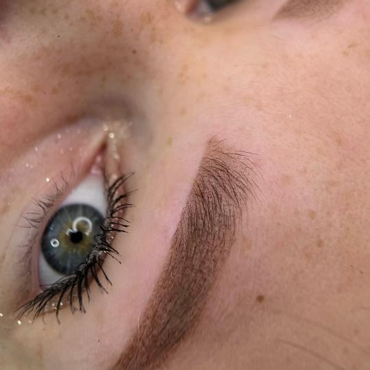 AmiSo Beauty Studio usluga