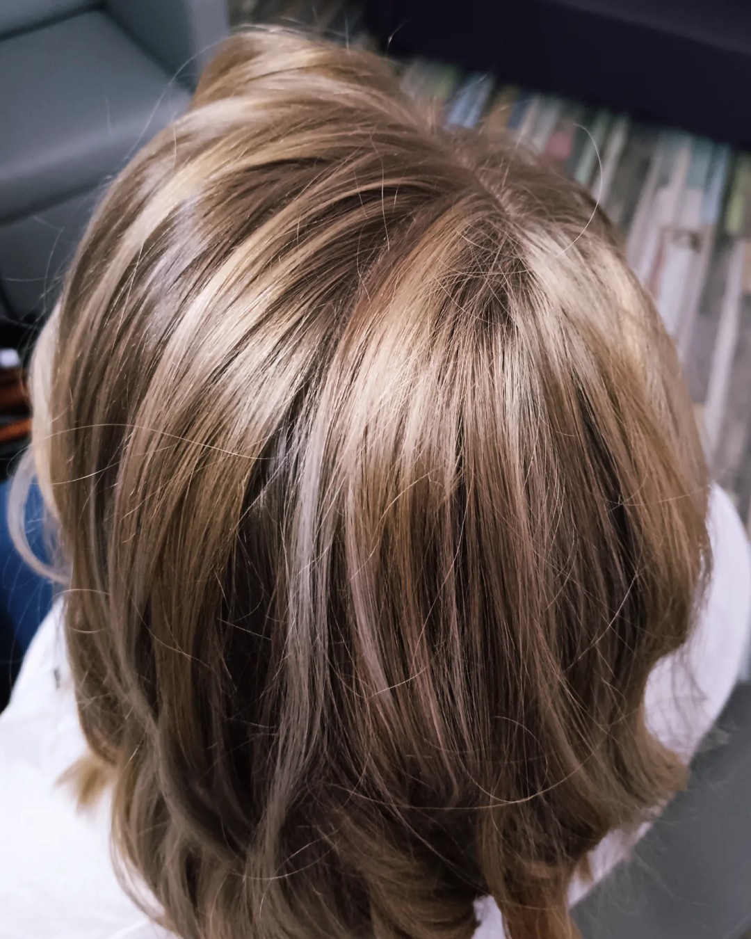 Emaleon #stara-pazova Ombre, sombre, balayage Balayage - kosa srednje dužine+šišanje i feniranje