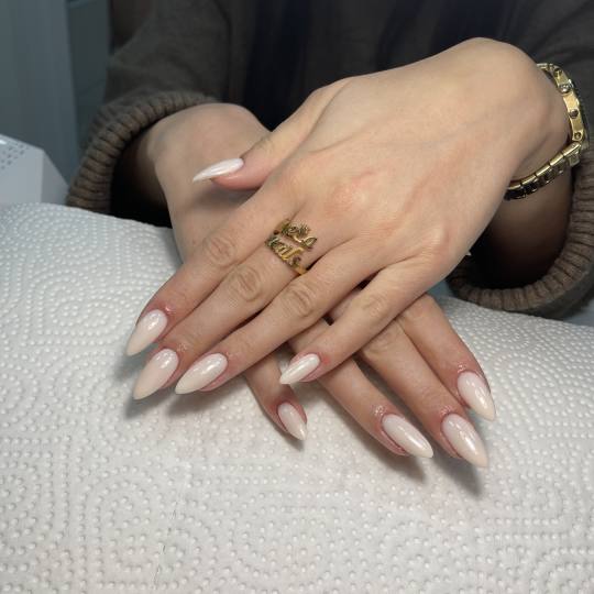 Sneža Nails #beograd Manikir Manikir + ojačavanje noktiju cover gelom
