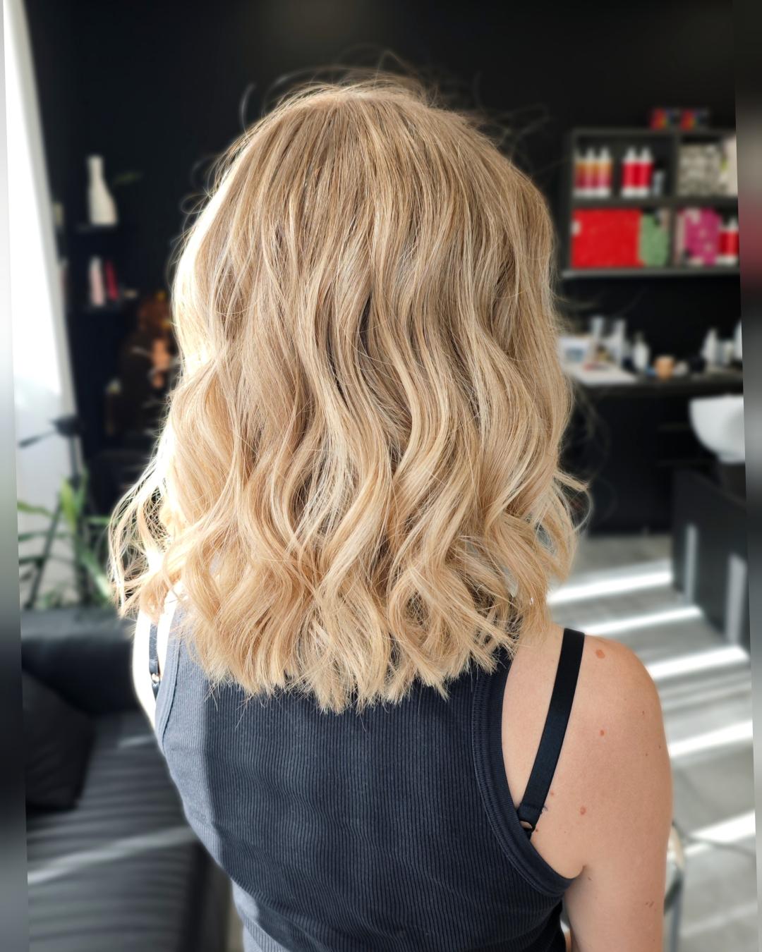 Blond tehnike cele dužine - kosa srednje dužine - Kotenkova Studio & Education, Beograd Pramenovi Frizerski saloni Pramenovi, Beograd, Vukov spomenik, Đeram