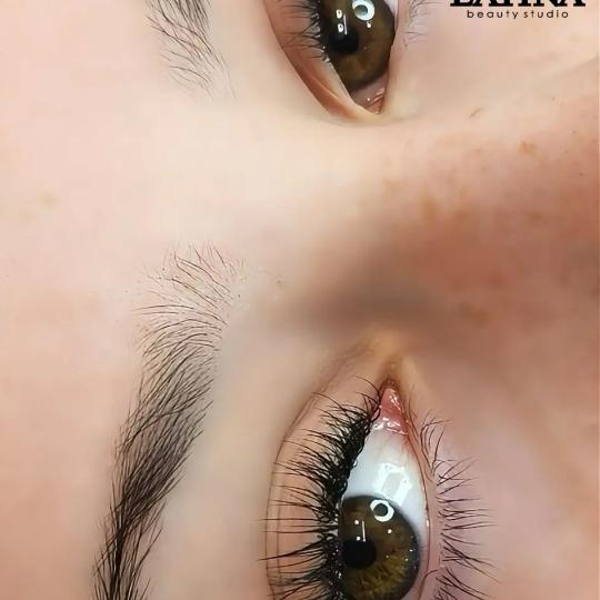 Latina beauty studio #beograd Nadogradnja trepavica Nadogradnja svilenih trepavica - 2D / 3D