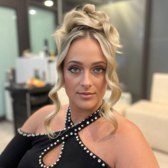 Dream Hair Studio #beograd Svečane i frizure za svadbu Svečana frizura - ekstra duga kosa
